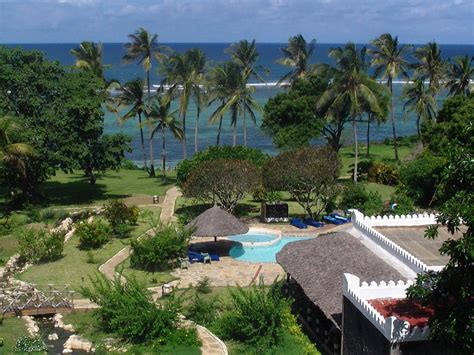 tiwi beach kenya cheap accommodation.